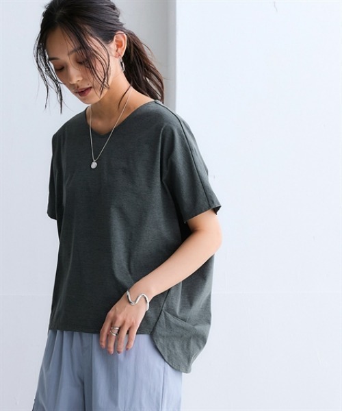 nissen（ニッセン）の「マルチドライカットソーVネックコクーンゆるシルエットプルオーバー（水陸両用・接触冷感・UVカット・吸汗速乾）＜大きいサイズ有＞（Tシャツ/カットソー・レディース・ベージュ/ライトグリーン/ピンク/ブルー/チャコールグレー/アイボリー・3L/LL/L/M/S）」の3枚目の写真