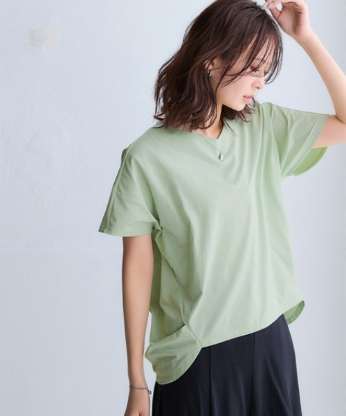 nissen（ニッセン）の「マルチドライカットソーVネックコクーンゆるシルエットプルオーバー（水陸両用・接触冷感・UVカット・吸汗速乾）＜大きいサイズ有＞（Tシャツ/カットソー・レディース・ベージュ/ライトグリーン/ピンク/ブルー/チャコールグレー/アイボリー・3L/LL/L/M/S）」の5枚目の写真