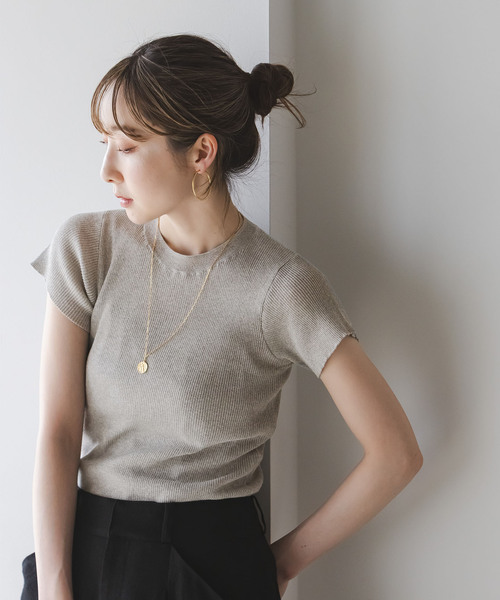 Noble(ノーブル)の「ショートスリーブコンパクトリブニット(ニット/セーター・レディース・ホワイト/ライトグリーン/グレー・FREE)」の1枚目の写真