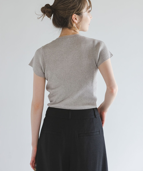 Noble(ノーブル)の「ショートスリーブコンパクトリブニット(ニット/セーター・レディース・ホワイト/ライトグリーン/グレー・FREE)」の5枚目の写真