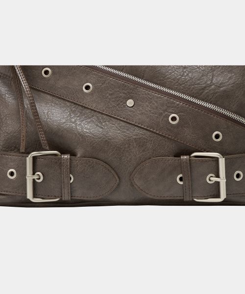 ETRE AU SOMMET（エトレオソメ）の「Strap Belt Eyelet Cross Big Bag (Brown)（ショルダーバッグ・レディース・その他・FREE）」の5枚目の写真