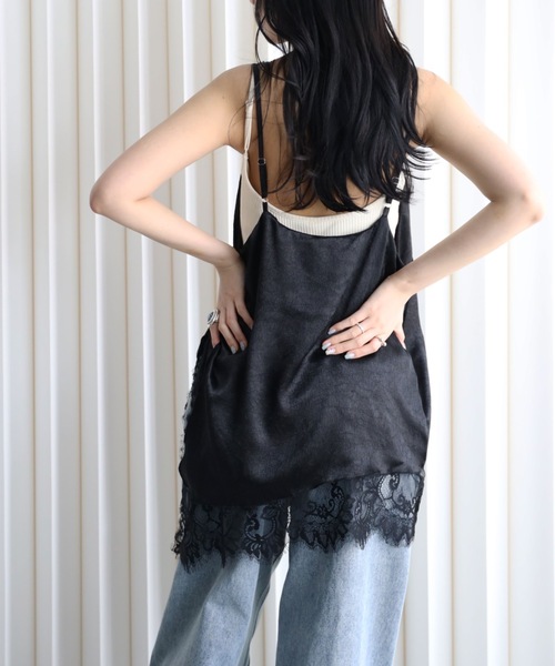 YENNA(イェンナ)の「レーストリムキャミ/レイヤードサテンチュニック/スリップドレス(キャミソール・レディース・ブラック/アイボリー・FREE)」の7枚目の写真