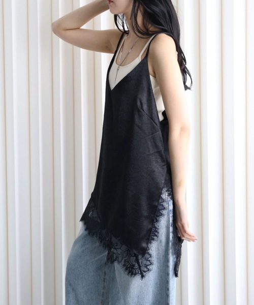 YENNA(イェンナ)の「レーストリムキャミ/レイヤードサテンチュニック/スリップドレス(キャミソール・レディース・ブラック/アイボリー・FREE)」の8枚目の写真