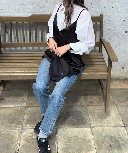 YENNA(イェンナ)の「レーストリムキャミ/レイヤードサテンチュニック/スリップドレス(キャミソール・レディース・ブラック/アイボリー・FREE)」の22枚目の写真