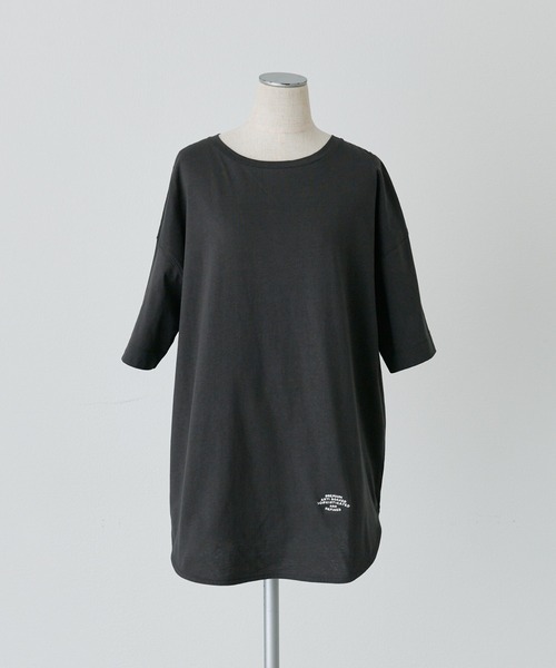 PUAL CE CIN（ピュアルセシン）の「汗ジミ防止加工ワンポイントロゴ刺繍Tシャツ（Tシャツ/カットソー・レディース・スミクロ/ベージュ/オフホワイト・FREE）」の20枚目の写真