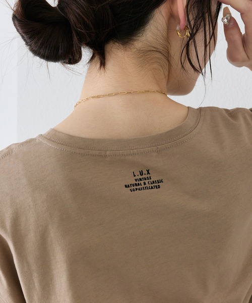 PUAL CE CIN（ピュアルセシン）の「汗ジミ防止加工ワンポイントロゴ刺繍Tシャツ（Tシャツ/カットソー・レディース・スミクロ/ベージュ/オフホワイト・FREE）」の10枚目の写真