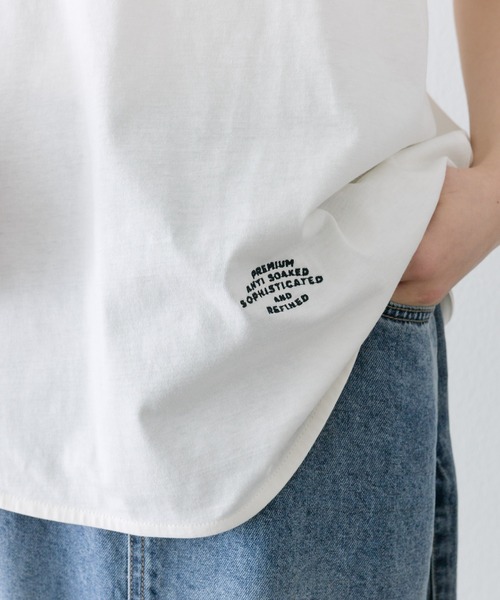 PUAL CE CIN（ピュアルセシン）の「汗ジミ防止加工ワンポイントロゴ刺繍Tシャツ（Tシャツ/カットソー・レディース・スミクロ/ベージュ/オフホワイト・FREE）」の7枚目の写真