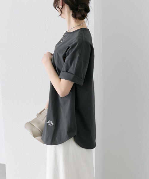 PUAL CE CIN（ピュアルセシン）の「汗ジミ防止加工ワンポイントロゴ刺繍Tシャツ（Tシャツ/カットソー・レディース・スミクロ/ベージュ/オフホワイト・FREE）」の13枚目の写真