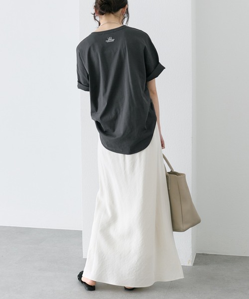 PUAL CE CIN（ピュアルセシン）の「汗ジミ防止加工ワンポイントロゴ刺繍Tシャツ（Tシャツ/カットソー・レディース・スミクロ/ベージュ/オフホワイト・FREE）」の18枚目の写真