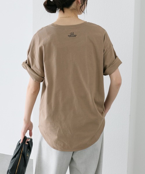 PUAL CE CIN（ピュアルセシン）の「汗ジミ防止加工ワンポイントロゴ刺繍Tシャツ（Tシャツ/カットソー・レディース・スミクロ/ベージュ/オフホワイト・FREE）」の9枚目の写真
