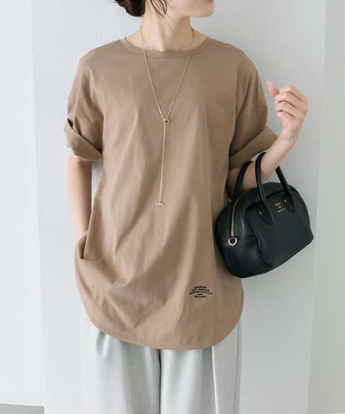 PUAL CE CIN（ピュアルセシン）の「汗ジミ防止加工ワンポイントロゴ刺繍Tシャツ（Tシャツ/カットソー・レディース・スミクロ/ベージュ/オフホワイト・FREE）」の8枚目の写真