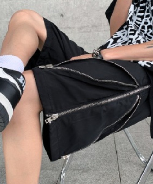 link lot(リンクロット)の「【ウエストゴム】サイドジップギミックイージーショートパンツ(その他パンツ・メンズ・ブラック・L/M)」の4枚目の写真