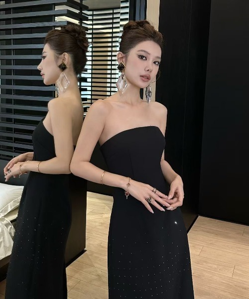 Lana821(ラナハニー)の「オープンショルダー ミディ丈ワンピース(ドレス・レディース・ブラック・M)」の11枚目の写真