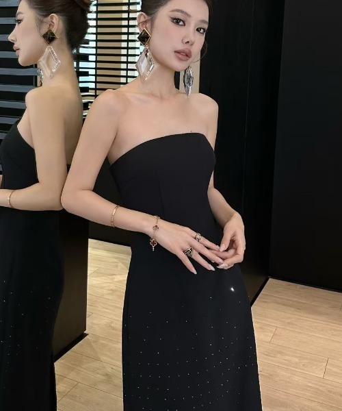 Lana821(ラナハニー)の「オープンショルダー ミディ丈ワンピース(ドレス・レディース・ブラック・M)」の8枚目の写真