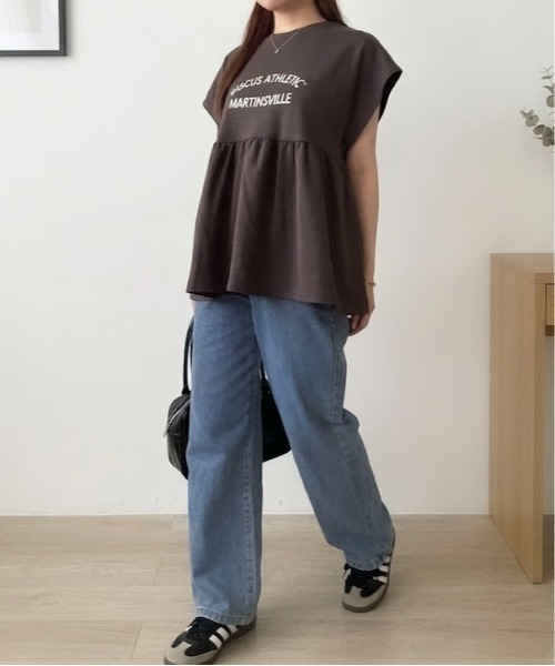 Maison Calme(メゾンカルム)の「【26年春夏新作】ワイドペプラムノースリーブカレッジロゴTシャツ プレーティング天竺(Tシャツ/カットソー・レディース・ホワイト/ブラック/ネイビー・M)」の21枚目の写真