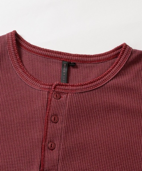 JOHN'S CLOSET(ジョンズクローゼット)の「【13】ワンポイントクロス/ピグメント加工 ジャストフィット ワッフル ヘンリーネックTシャツ(Tシャツ/カットソー・メンズ・ブラック/レッド/ホワイト/チャコールグレー・SMALL/LARGE/MEDIUM)」の10枚目の写真
