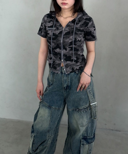 Bamm(バム)の「カモフラ柄ダブルジップ半袖フーディートップス(Tシャツ/カットソー・レディース・グレー/カーキ・FREE)」の5枚目の写真