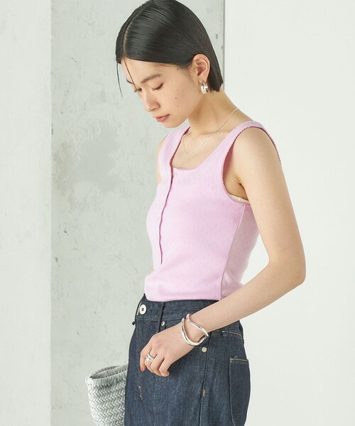 SHIPS(シップス)の「Wai+:〈手洗い可能〉アイレット ヘンリー タンクトップ(タンクトップ・レディース・ブラック/カーキ/ホワイト/ピンク・ONE SIZE)」の19枚目の写真