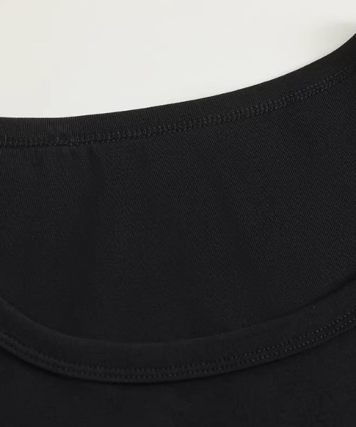LUCPY(ラクピー)の「ナチュラルバイカラーリラックスワンピース(ワンピース・レディース・ブラック×カーキ・X-LARGE/LARGE/MEDIUM/SMALL)」の5枚目の写真