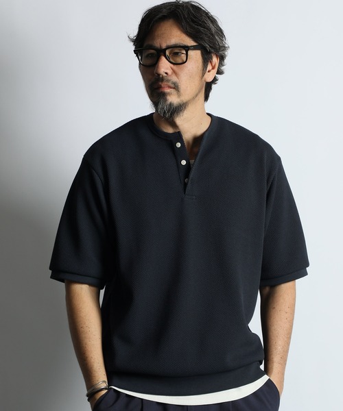 The DUFFER of ST.GEORGE(ザダファーオブセントジョージ)の「「AIR FLEX」HEAVY KANOKO RELAX FIT HENLEY-NECK TEE :セットアップ対応 機能素材「エアフレックス」鹿の子Tシャツ(Tシャツ/カットソー・メンズ・ブラック/ホワイト/ネイビー・X-LARGE/LARGE/MEDIUM/SMALL)」の8枚目の写真
