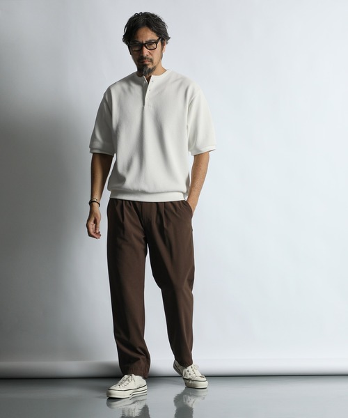 The DUFFER of ST.GEORGE(ザダファーオブセントジョージ)の「「AIR FLEX」HEAVY KANOKO RELAX FIT HENLEY-NECK TEE :セットアップ対応 機能素材「エアフレックス」鹿の子Tシャツ(Tシャツ/カットソー・メンズ・ブラック/ホワイト/ネイビー・X-LARGE/LARGE/MEDIUM/SMALL)」の5枚目の写真