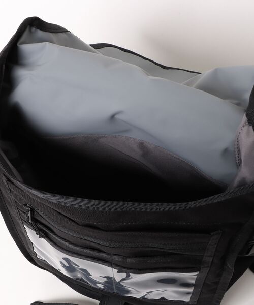VIBGYOR（ヴィブジョー）の「CHROME WARSAW SMALL クローム リュック ワルシャワ スモール 18-21L ブラック 黒 JP196（バックパック/リュック・メンズ・ブラック・FREE）」の4枚目の写真