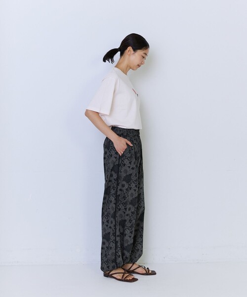 ADIEU TRISTESSE(アデュートリステス)の「リバティプリントサイドストライプパンツ(その他パンツ・レディース・マルチ/グリーン系その他/ブラック系その他・38)」の15枚目の写真