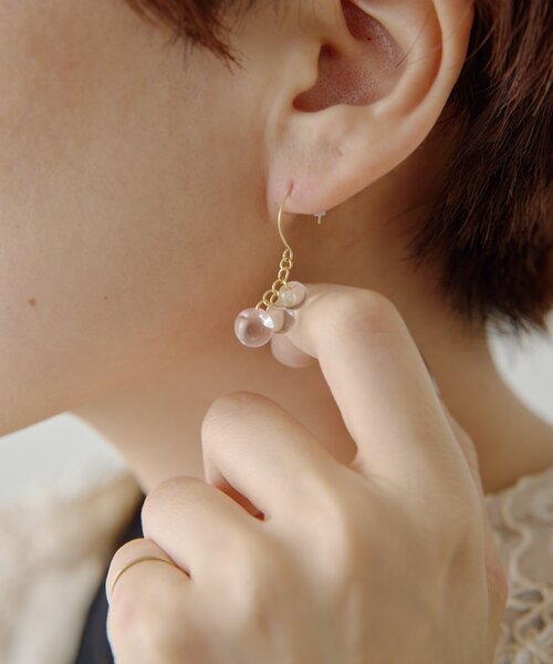 ear PAPILLONNER(イアパピヨネ)の「クリアグラデーションピアス(ピアス(両耳用)・レディース・シルバー/ゴールド・FREE)」の1枚目の写真