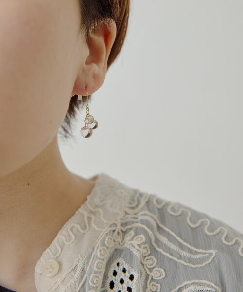 ear PAPILLONNER(イアパピヨネ)の「クリアグラデーションピアス(ピアス(両耳用)・レディース・シルバー/ゴールド・FREE)」の3枚目の写真
