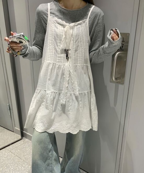 MELT(メルト)の「コットンレースキャミソールワンピース(ワンピース・レディース・ホワイト・FREE)」の6枚目の写真