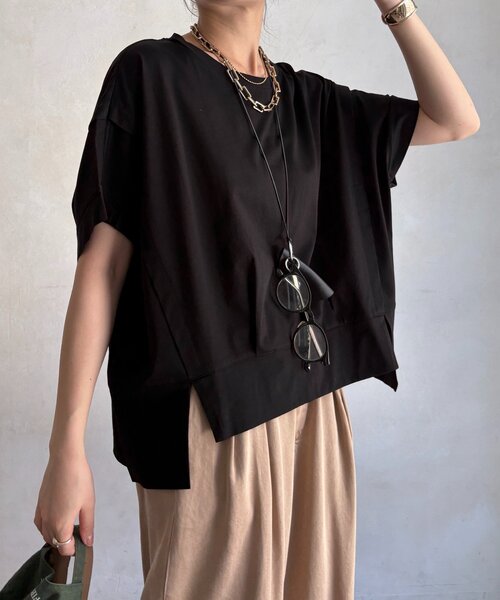 DouDou(ドゥドゥ)の「袖タックカットトップス(Tシャツ/カットソー・レディース・チャコールグレー/ブラック/レッド/オフホワイト・FREE)」の2枚目の写真