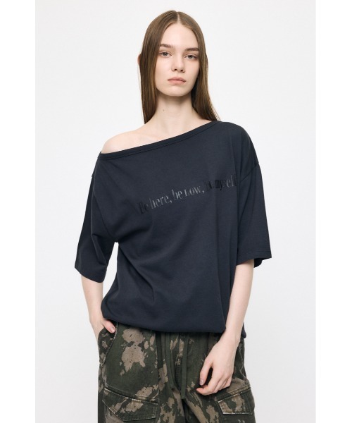 MOUSSY(マウジー)の「ONE SHOULDER PIGMENT Tシャツ(Tシャツ/カットソー・レディース・ピンク/オフホワイト/ネイビー/ライトブラック・FREE)」の3枚目の写真