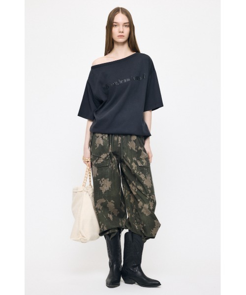 MOUSSY(マウジー)の「ONE SHOULDER PIGMENT Tシャツ(Tシャツ/カットソー・レディース・ピンク/オフホワイト/ネイビー/ライトブラック・FREE)」の6枚目の写真