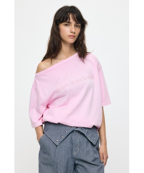 MOUSSY(マウジー)の「ONE SHOULDER PIGMENT Tシャツ(Tシャツ/カットソー・レディース・ピンク/オフホワイト/ネイビー/ライトブラック・FREE)」の18枚目の写真