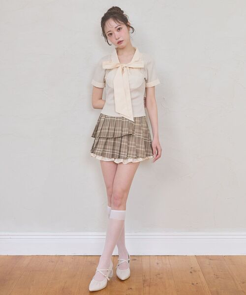 MAJESTIC LEGON(マジェスティックレゴン)の「裾フリルプリーツミニスカパン(スカート・レディース・ベージュ系その他2・MEDIUM)」の3枚目の写真