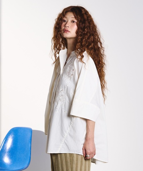 HLAADA(フラーダ)の「HLAADA for ROSEBUD/CUTWORK EMBROIDERY SHORT SLEEVE SHIRT(シャツ/ブラウス・レディース・オフホワイト/ブラック・ONE SIZE)」の5枚目の写真