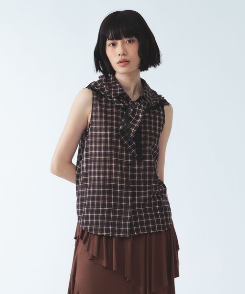 Ray BEAMS(レイビームス)の「チェック バブーシュカ ノースリーブ シャツ(シャツ/ブラウス・レディース・ブラック/ブラウン・ONE SIZE)」の1枚目の写真
