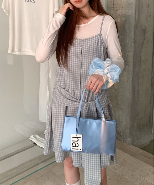 Chiina(チーナ)の「【Chiina】シャツ巻き風チェックキャミワンピ(チュニック・レディース・ブルー系/ブラック/オフホワイト・FREE)」の6枚目の写真