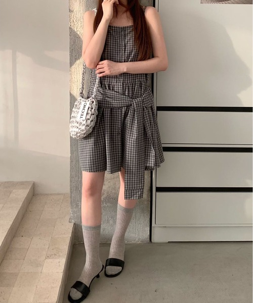 Chiina(チーナ)の「【Chiina】シャツ巻き風チェックキャミワンピ(チュニック・レディース・ブルー系/ブラック/オフホワイト・FREE)」の18枚目の写真