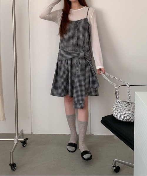 Chiina(チーナ)の「【Chiina】シャツ巻き風チェックキャミワンピ(チュニック・レディース・ブルー系/ブラック/オフホワイト・FREE)」の19枚目の写真