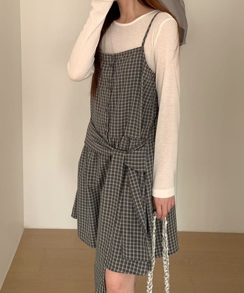 Chiina(チーナ)の「【Chiina】シャツ巻き風チェックキャミワンピ(チュニック・レディース・ブルー系/ブラック/オフホワイト・FREE)」の20枚目の写真
