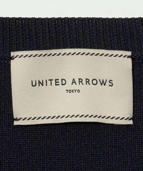 UNITED ARROWS（ユナイテッドアローズ）の「カットワーク バルーン シルエット ニット ‐ウォッシャブル‐（ニット/セーター・レディース・ネイビー/グレー系/ブラック・FREE）」の5枚目の写真