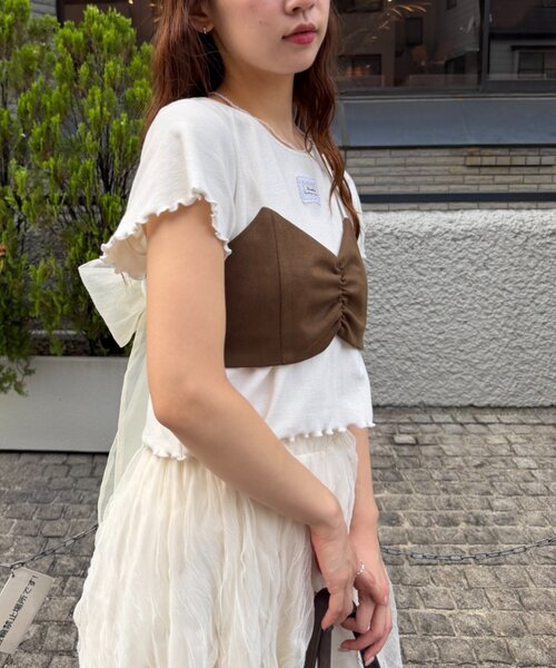 w closet(ダブルクローゼット)の「フェイクスウェードリボンキャミ(シャツ/ブラウス・レディース・ブルー/アイボリー/キャメル・FREE)」の12枚目の写真