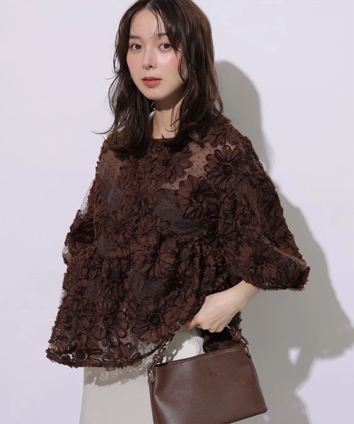 Mystrada(マイストラーダ)の「フラワーチュールペプラムブラウス(シャツ/ブラウス・レディース・ブラック/ホワイト/ブラウン・38/36)」の1枚目の写真