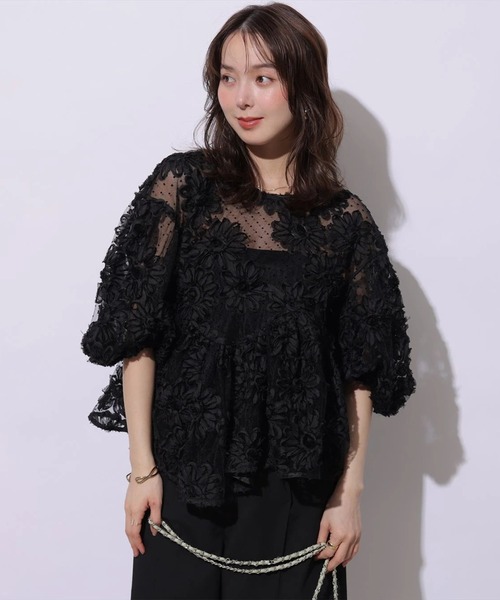 Mystrada(マイストラーダ)の「フラワーチュールペプラムブラウス(シャツ/ブラウス・レディース・ブラック/ホワイト/ブラウン・38/36)」の5枚目の写真