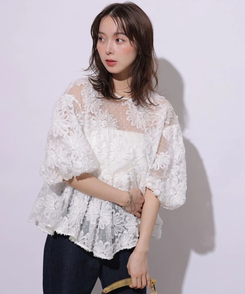 Mystrada(マイストラーダ)の「フラワーチュールペプラムブラウス(シャツ/ブラウス・レディース・ブラック/ホワイト/ブラウン・38/36)」の12枚目の写真