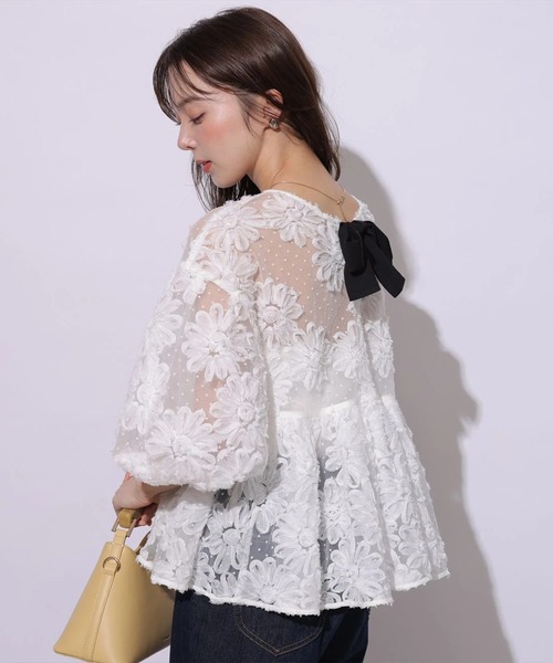 Mystrada(マイストラーダ)の「フラワーチュールペプラムブラウス(シャツ/ブラウス・レディース・ブラック/ホワイト/ブラウン・38/36)」の13枚目の写真