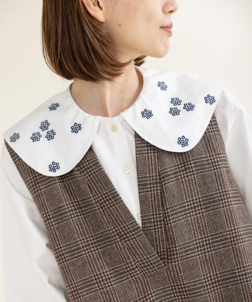 PAR ICI(パーリッシィ)の「アリッサム刺繍 フラットカラーブラウス(シャツ/ブラウス・レディース・ネイビー/ホワイト・FREE)」の12枚目の写真