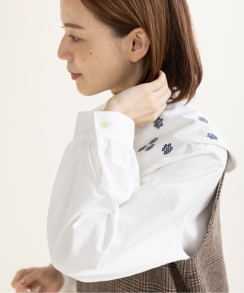 PAR ICI(パーリッシィ)の「アリッサム刺繍 フラットカラーブラウス(シャツ/ブラウス・レディース・ネイビー/ホワイト・FREE)」の15枚目の写真