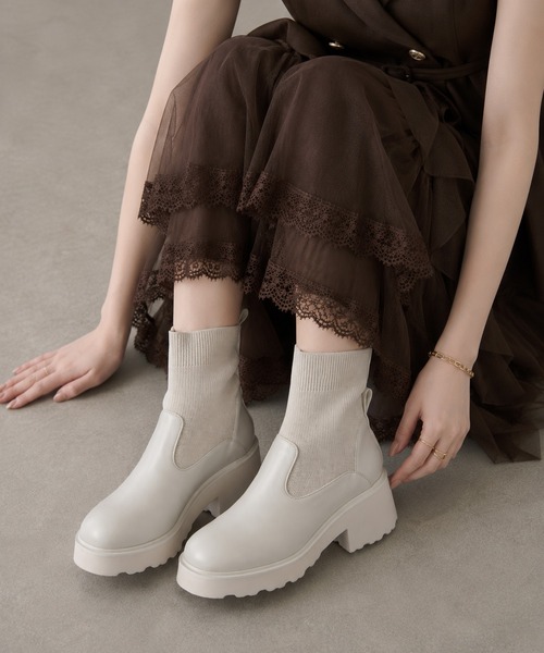 coca(ANDEX shoes product)(コカ)の「リブニット デザインヒール ブーツ(ブーツ・レディース・ブラック/ホワイト・LARGE)」の16枚目の写真